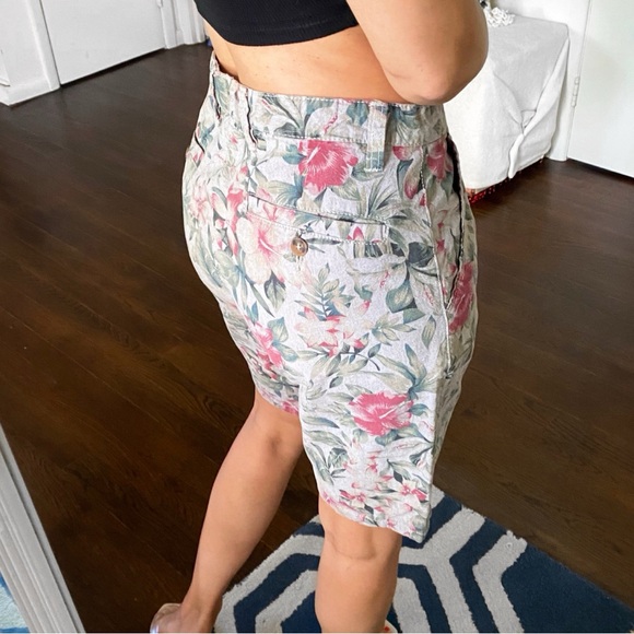 🌿 PEACOCKS GREY GREEN MULTI FLORAL CASUAL SHORTS! - Picture 3 of 10